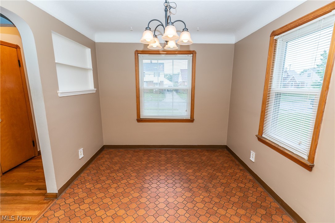 2405 Ralph Avenue Cleveland, OH 44109 - Photo 9 of 27 Eat-in kitchen dining space