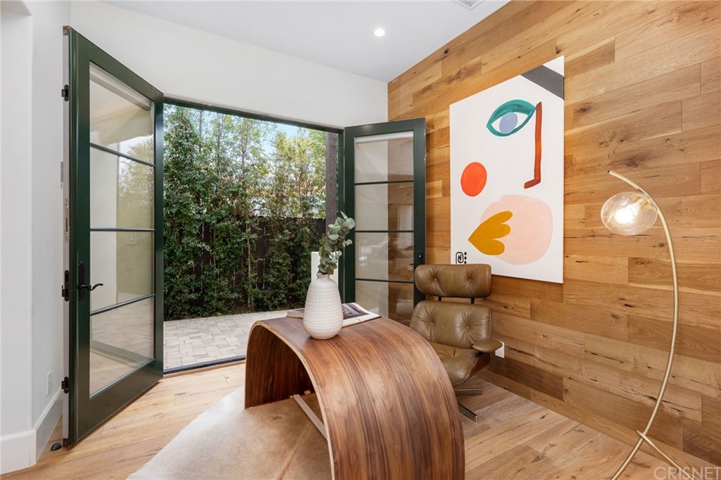 12108 Viewcrest Road Studio City, CA 91604 - Photo 14 of 51