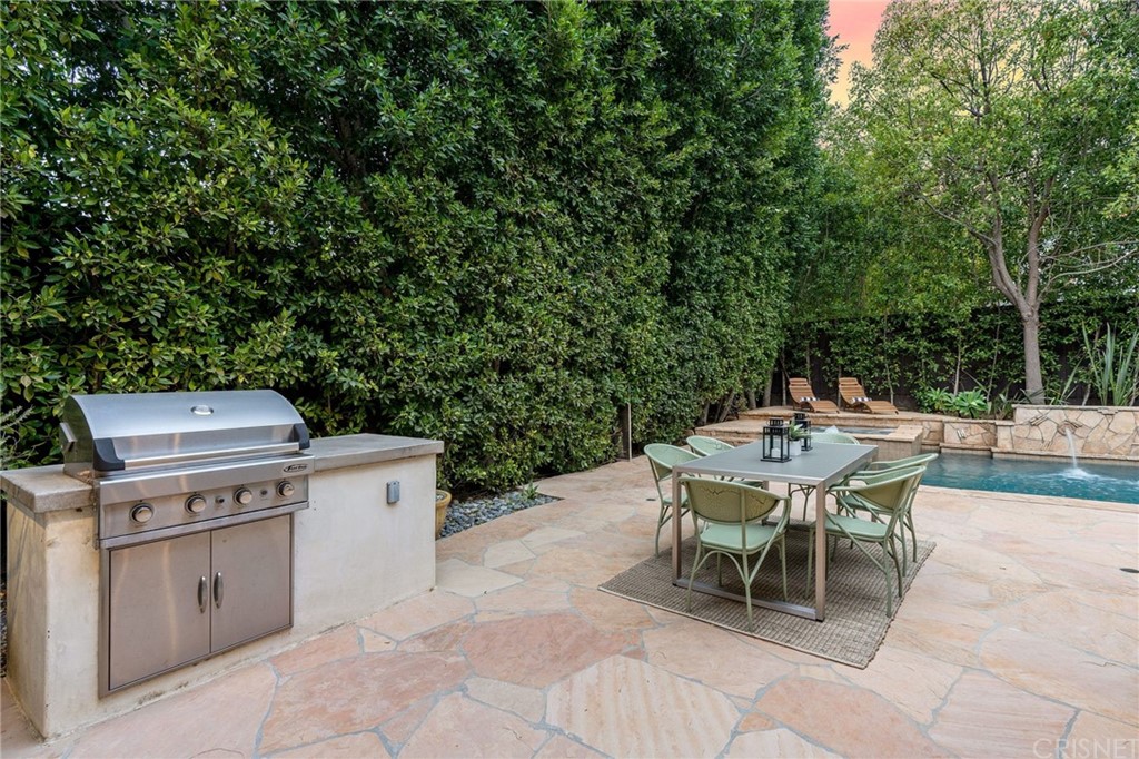 12108 Viewcrest Road Studio City, CA 91604 - Photo 20 of 51