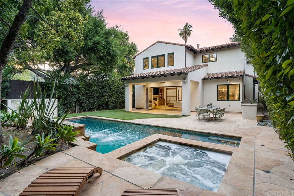 12108 Viewcrest Road Studio City, CA 91604 - Photo 2 of 51