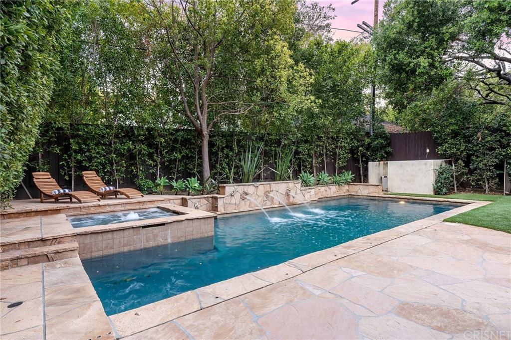 12108 Viewcrest Road Studio City, CA 91604 - Photo 21 of 51