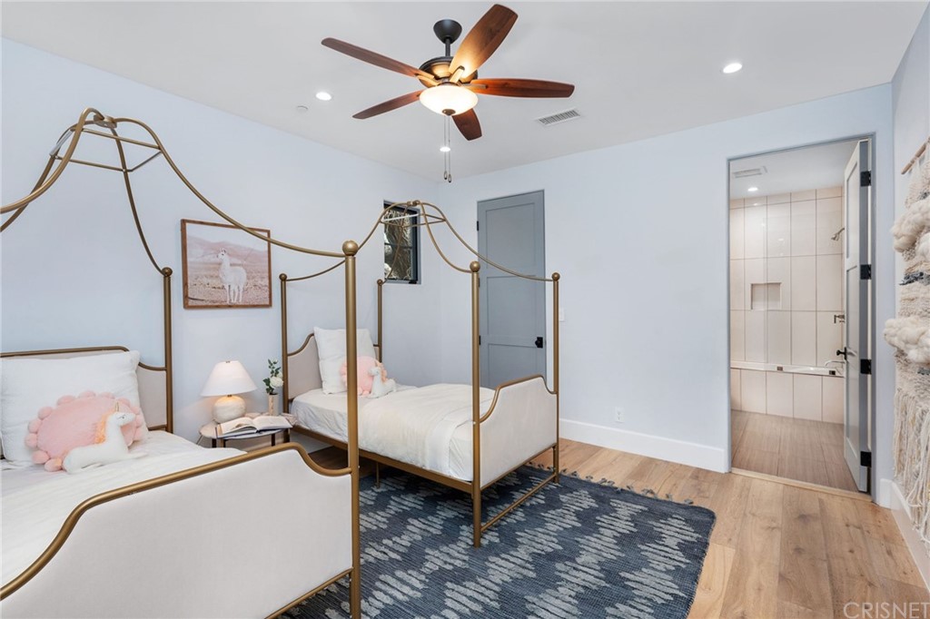 12108 Viewcrest Road Studio City, CA 91604 - Photo 37 of 51