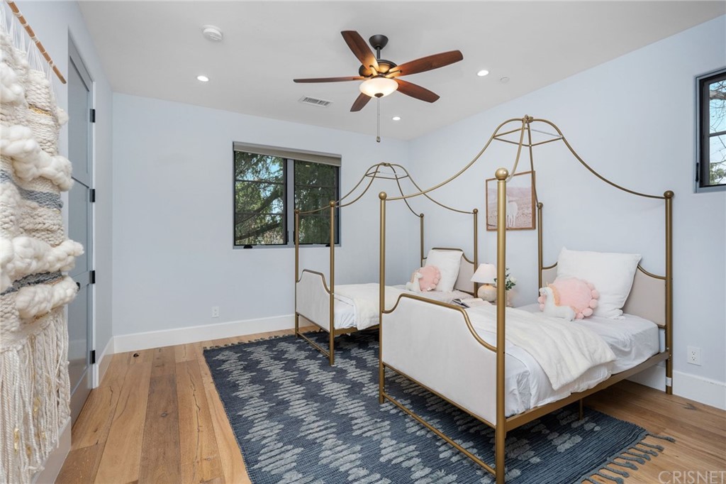 12108 Viewcrest Road Studio City, CA 91604 - Photo 38 of 51