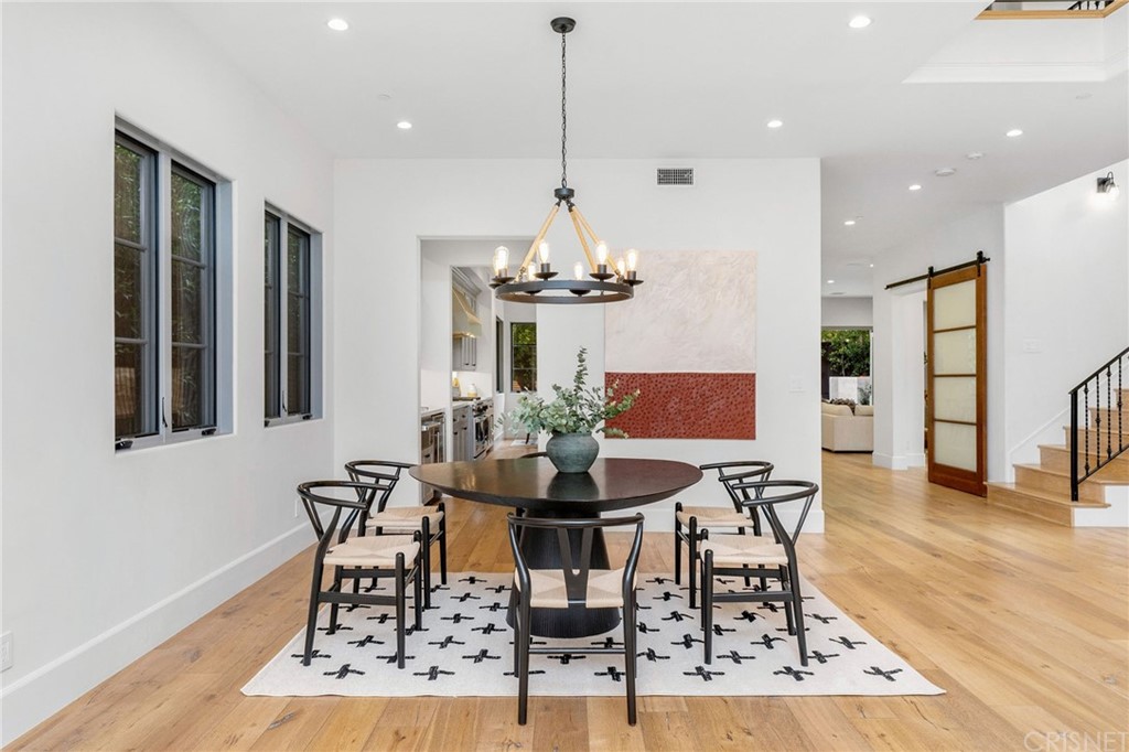 12108 Viewcrest Road Studio City, CA 91604 - Photo 6 of 51