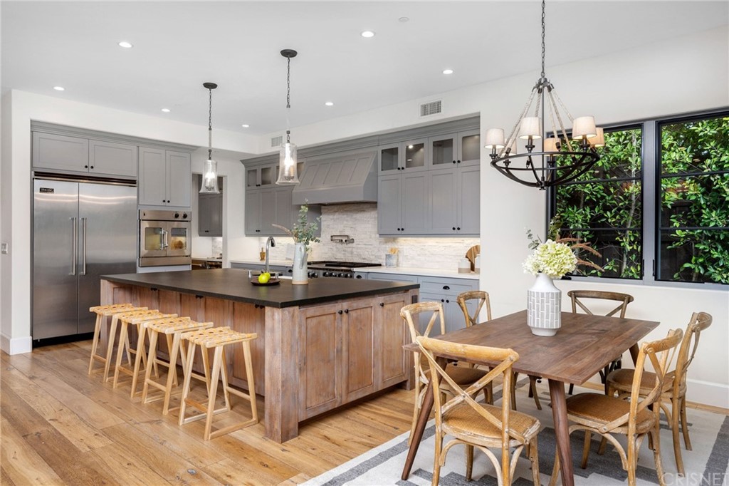 12108 Viewcrest Road Studio City, CA 91604 - Photo 7 of 51