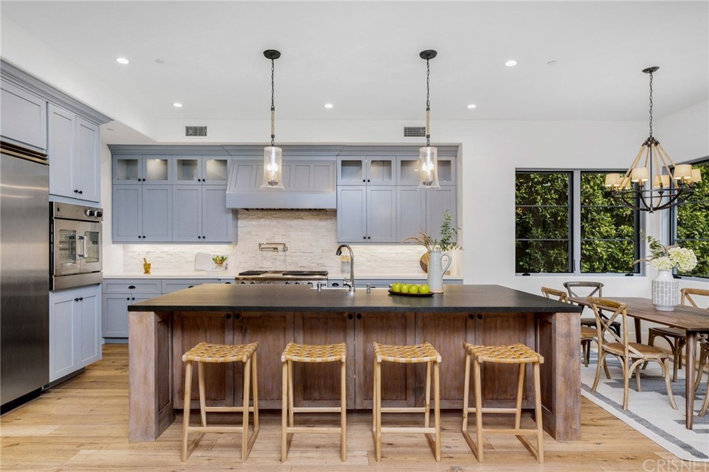 12108 Viewcrest Road Studio City, CA 91604 - Photo 10 of 51