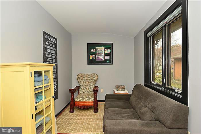 2451 Brussels Court Reston, VA 20191 - Photo 7 of 23 Interior (General)