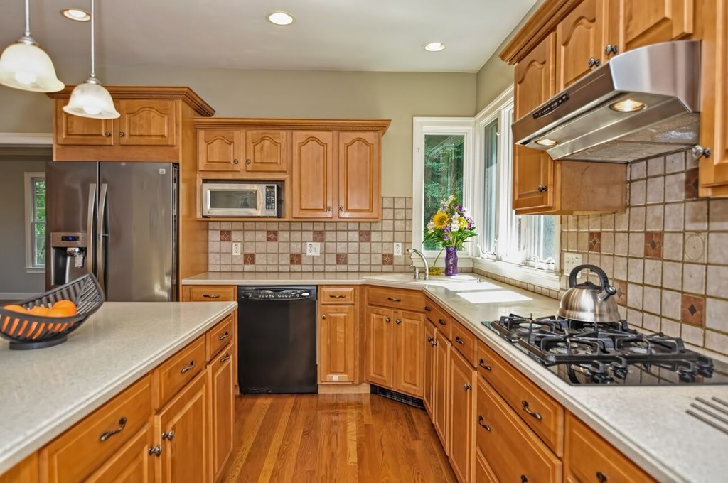9 Miscoe Hill Road Upton, MA 01568 - Photo 4 of 30 Gallery Image 4