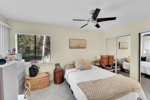 $2,900 | 261 Wimbledon Lakes Drive, Plantation, FL 33324