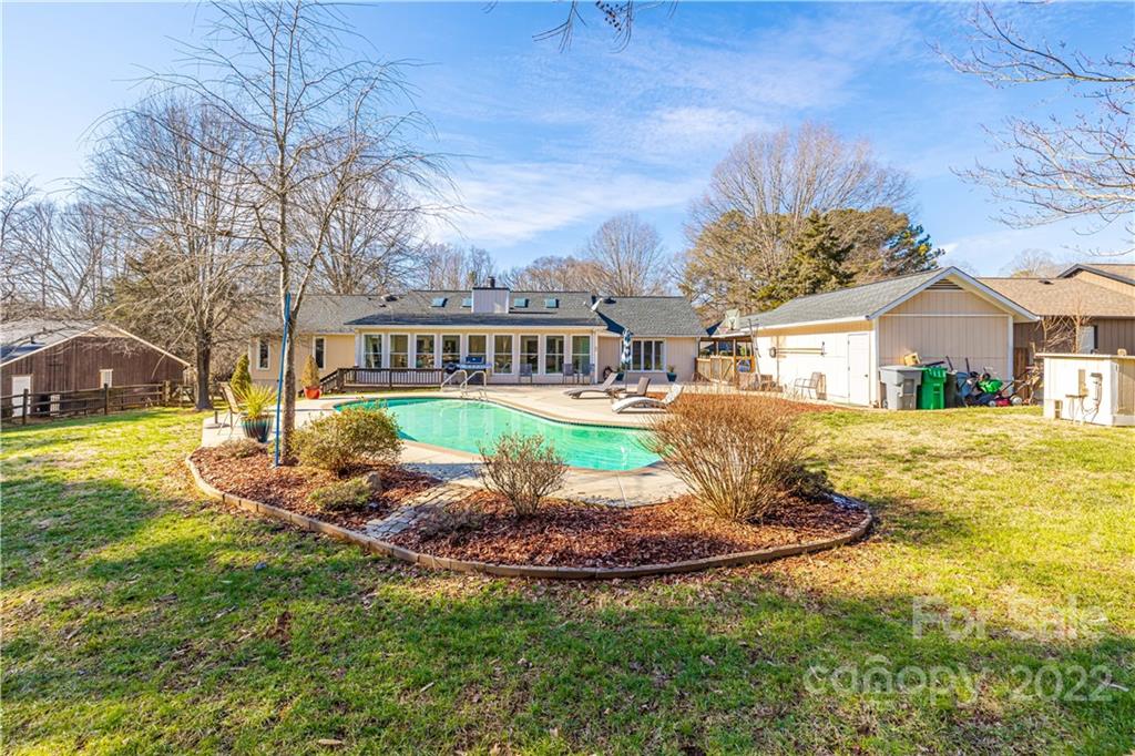 5100 Rounding Run Road Charlotte, NC 28277 - Photo 43 of 46 a front view of a house with garden