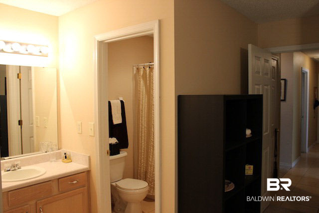 8327 Edgewood Drive Daphne, AL 36526 - Photo 14 of 21 Master Bathroom