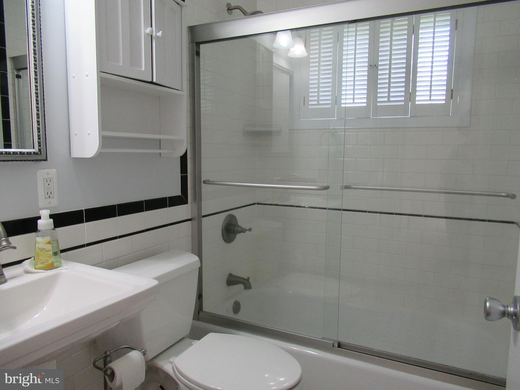 577 Brook Road Baltimore, MD 21286 - Photo 14 of 30 Updated first floor bath