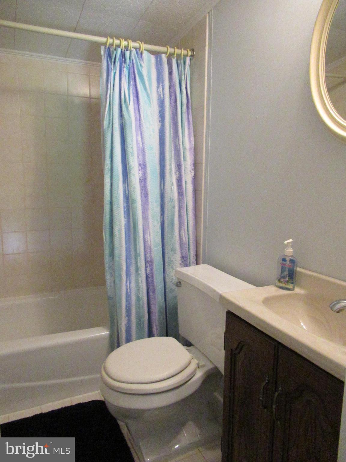 577 Brook Road Baltimore, MD 21286 - Photo 19 of 30 Full bathroom upper level
