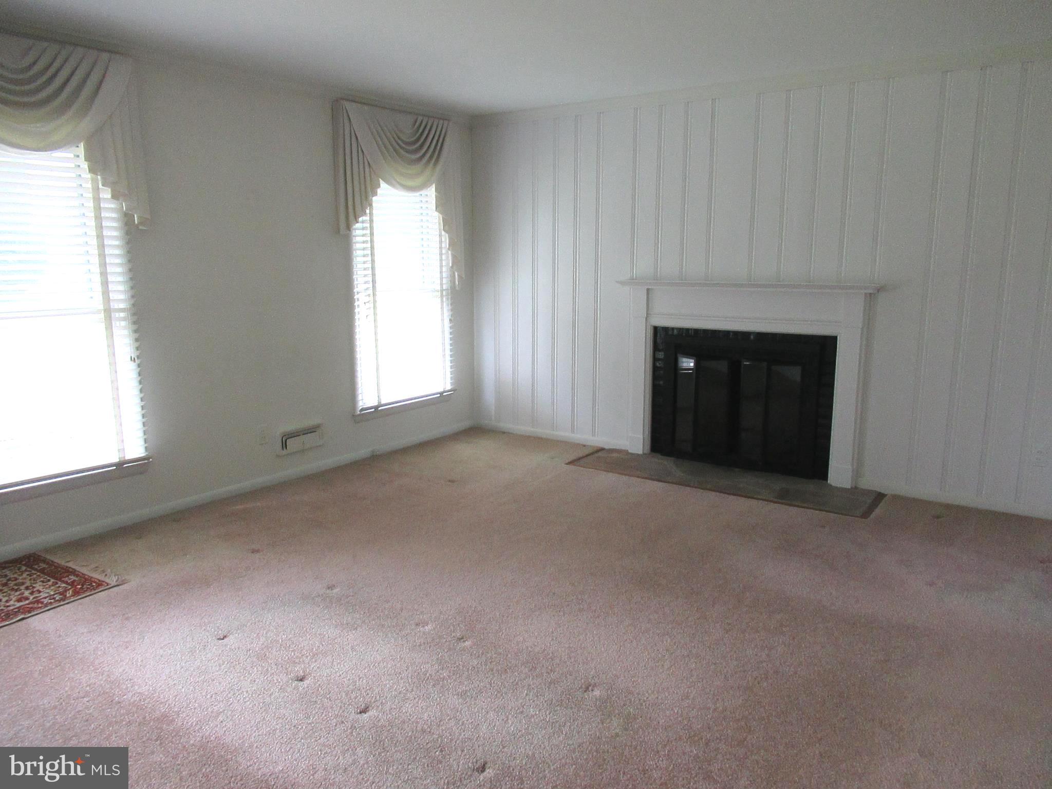 577 Brook Road Baltimore, MD 21286 - Photo 3 of 30 Living room