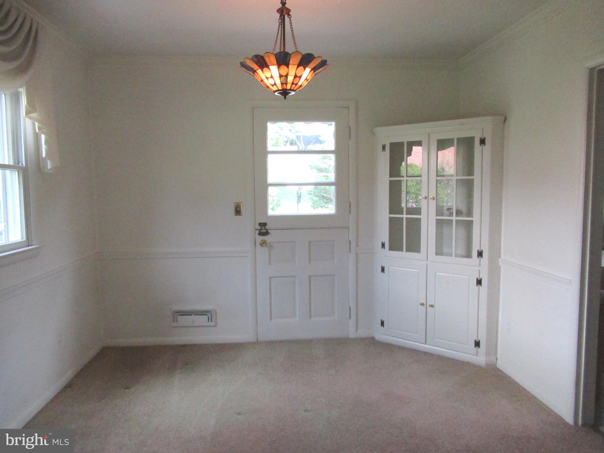 577 Brook Road Baltimore, MD 21286 - Photo 5 of 30 Dining room with corner cupboard
