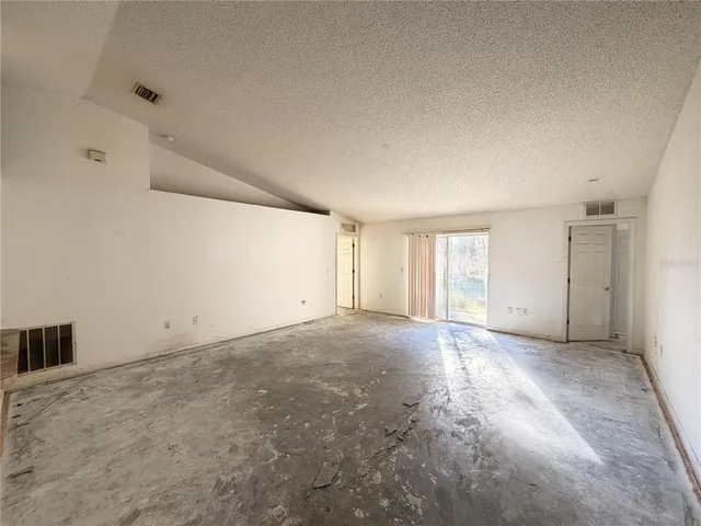 $235,000 | 19 Burrel Place, Palm Coast, FL 32137