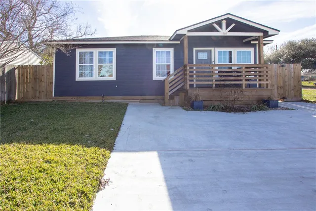 $1,600 | 1505 Dewitt Street, Corpus Christi, TX 78418