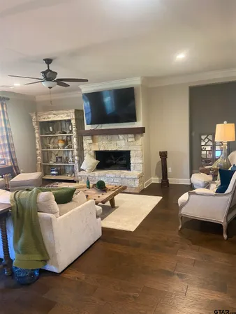 $2,400 | 16864 Easy Street, Flint, TX 75762