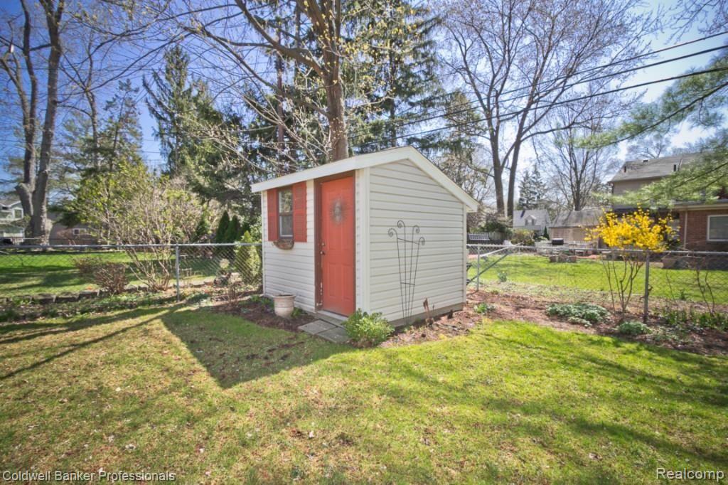 2825 Trafford Road Royal Oak, MI 48073 - Photo 14 of 35 Cutest storage shed around.jpg