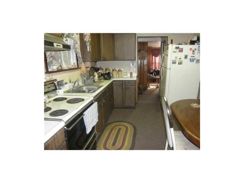 230 Whitestown Road Butler, PA 16001 - Photo 3 of 5 Kitchen.