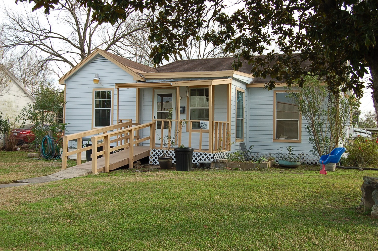 7304 Kinney Street Houston, TX 77087 - Photo 2 of 20