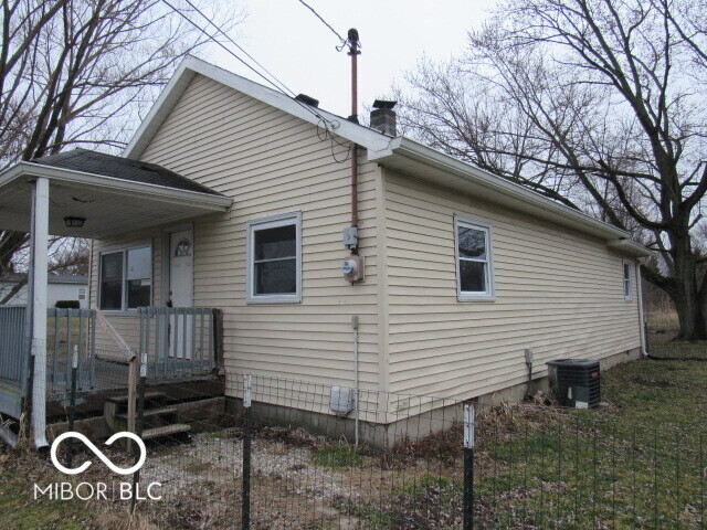 2167 Jackson Lane Anderson, IN 46011 - Photo 3 of 28
