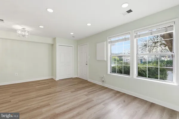 $2,500 | 5957 Havener House Way, Centreville, VA 20120