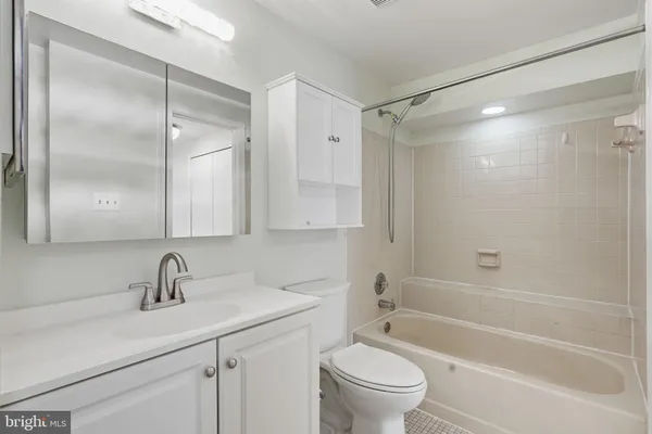 $2,500 | 5957 Havener House Way, Centreville, VA 20120