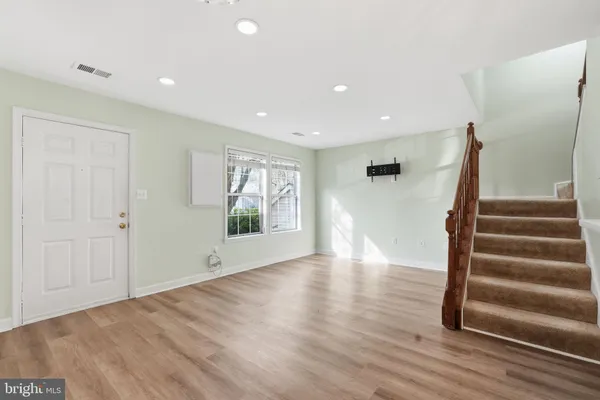 $2,500 | 5957 Havener House Way, Centreville, VA 20120