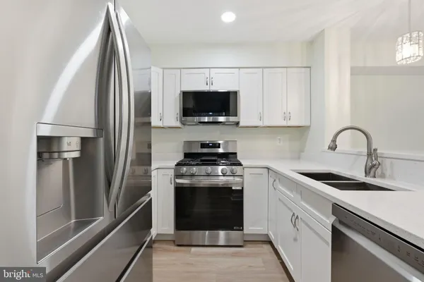 $2,500 | 5957 Havener House Way, Centreville, VA 20120