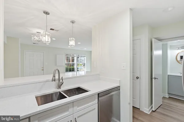 $2,500 | 5957 Havener House Way, Centreville, VA 20120