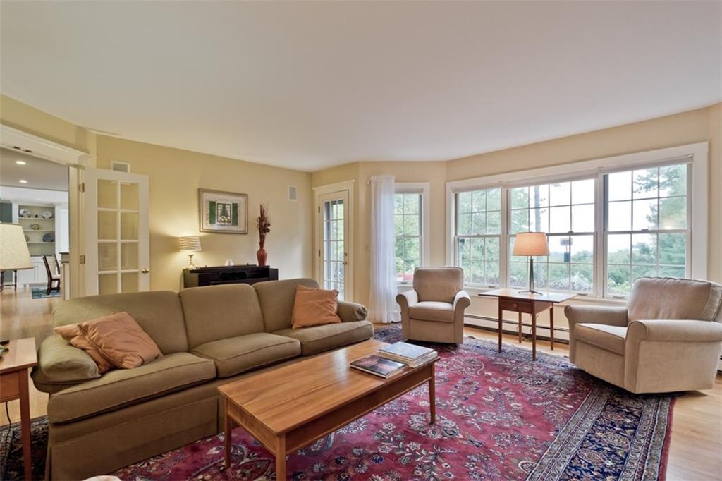 103 Schooner Ridge Road Cumberland, ME 04110 - Photo 13 of 35 Living Rm View