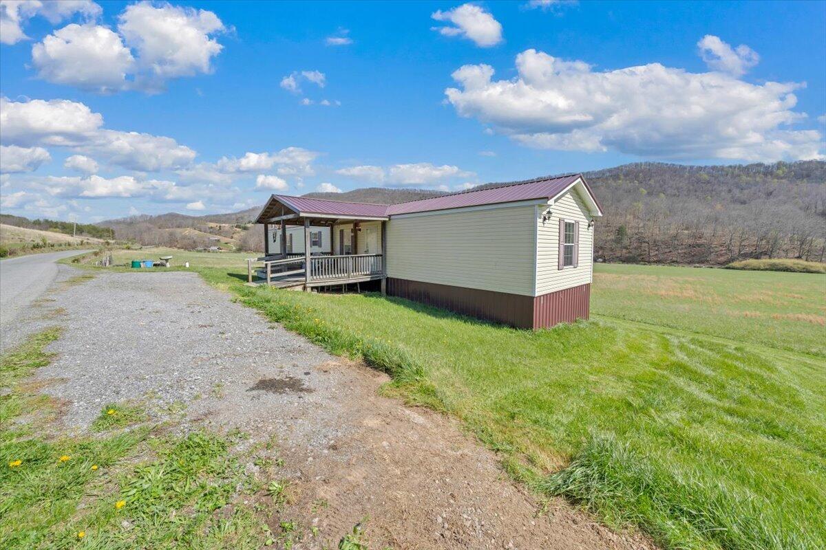 1054 Willow Bend Road Lindside, WV 24951 - Photo 35 of 68 1054 Willow Bend Rd Tour