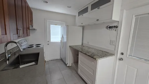 $2,500 | 1512 Northeast 28th Street, Pompano Beach, FL 33064