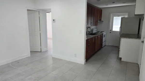 $2,500 | 1512 Northeast 28th Street, Pompano Beach, FL 33064