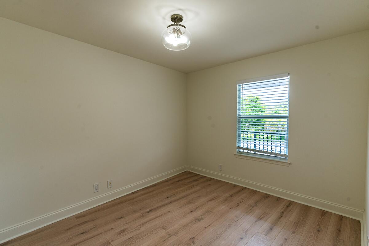 5458 Via Delray Boulevard, Unit 110 Delray Beach, FL 33484 - Photo 22 of 30 an empty room with a window