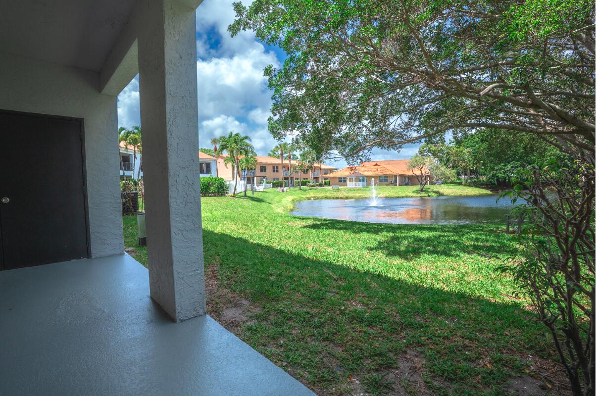 5458 Via Delray Boulevard, Unit 110 Delray Beach, FL 33484 - Photo 23 of 30 a view of outdoor space and yard