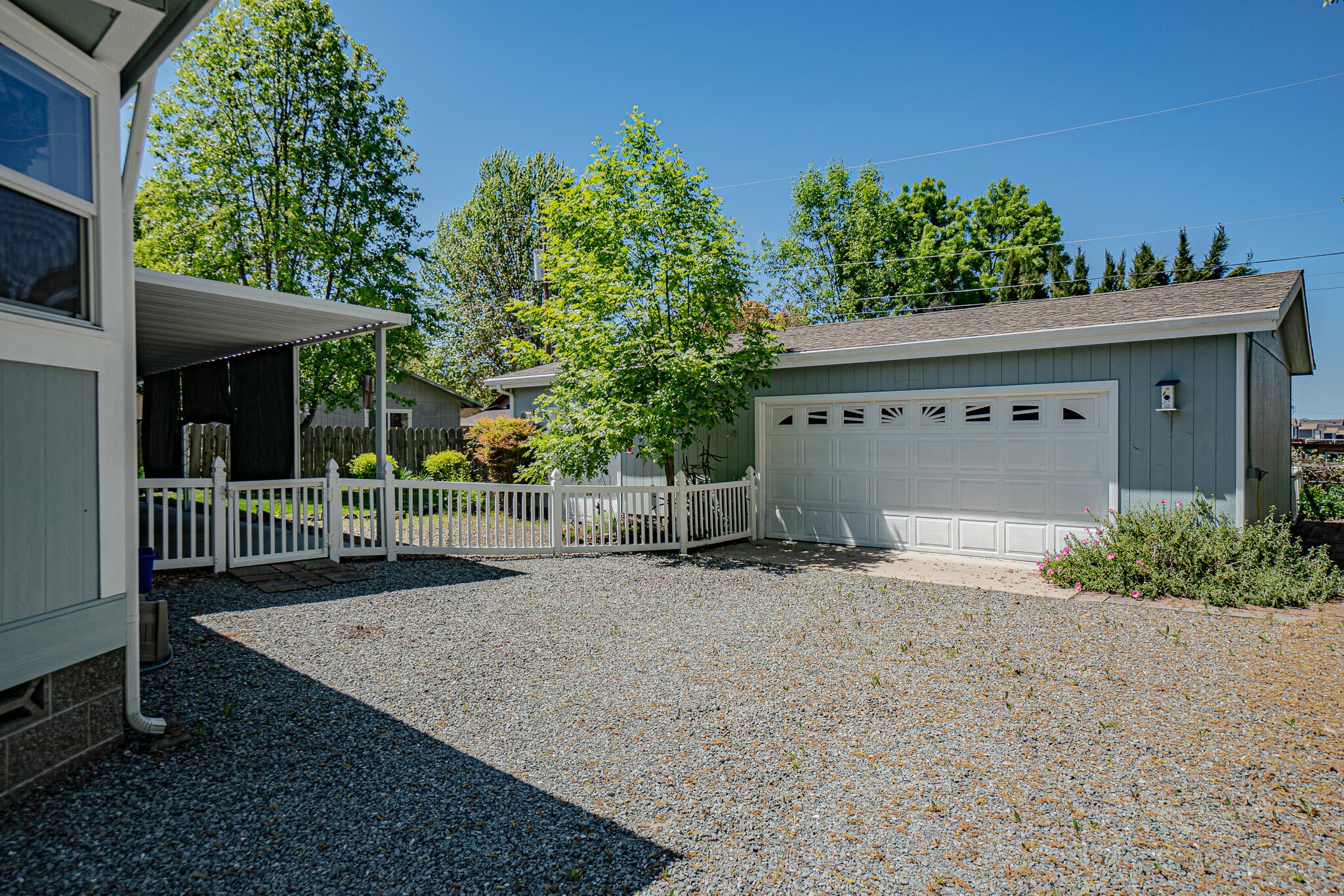 445 Lani Way Talent, OR 97540 - Photo 2 of 27 DSC05419-HDR