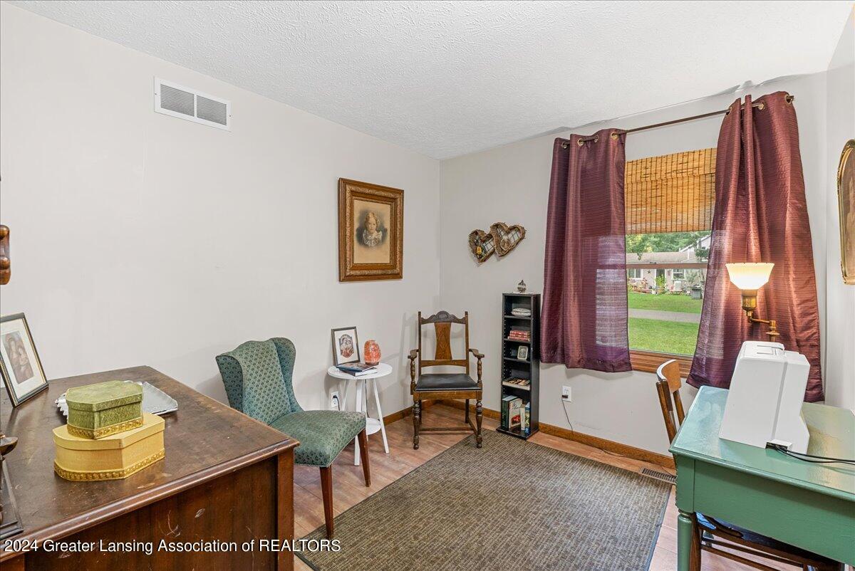 16730 Jerry Road Lansing, MI 48906 - Photo 17 of 47 15-Media Jett - 23