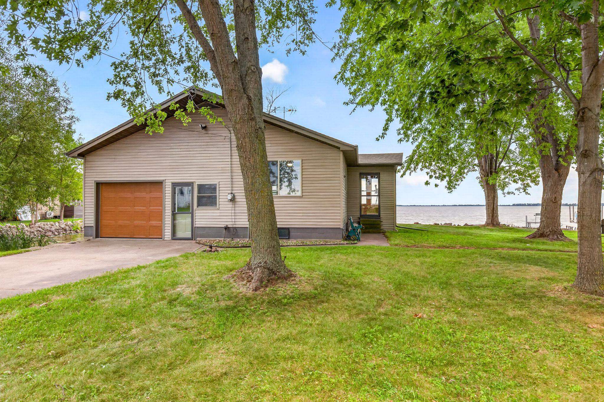 7244 County Rd H Fremont, WI 54940 - Photo 3 of 45 Gallery Image 3