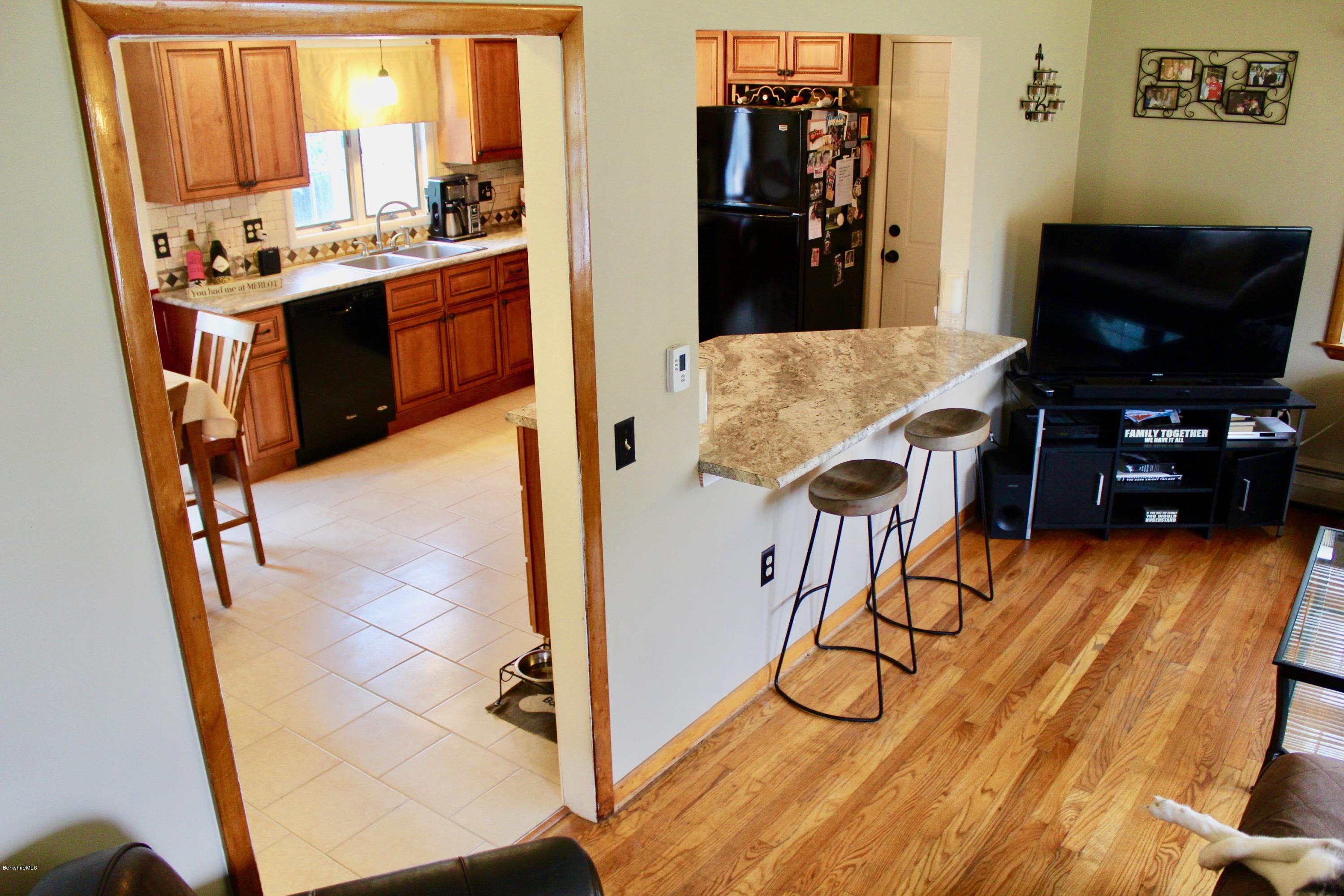 456 Pecks Road Pittsfield, MA 01201 - Photo 5 of 22 IMG_4658