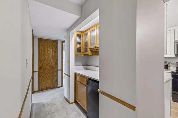 $300,000 | 3150 Glen Oaks Avenue, Unit 111A, White Bear Lake, MN 55110