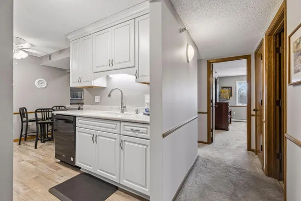 $300,000 | 3150 Glen Oaks Avenue, Unit 111A, White Bear Lake, MN 55110