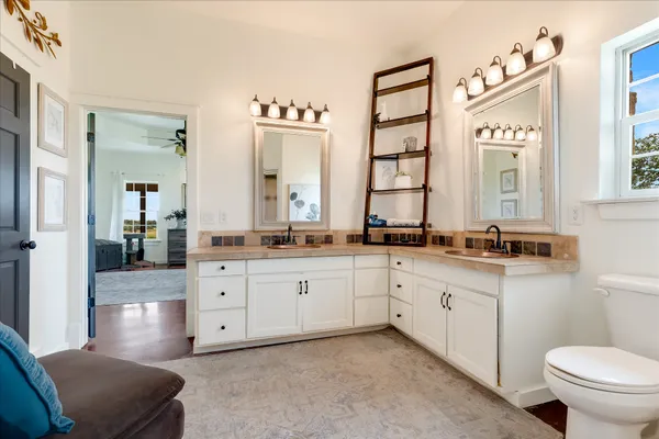 $1,200,000 | 400 Little Elpaso Ranch Road, Martindale, TX 78655