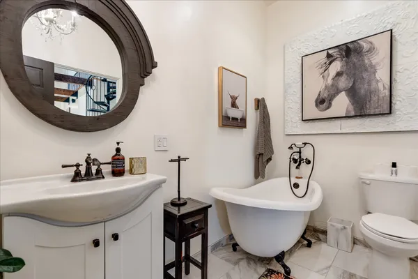 $1,200,000 | 400 Little Elpaso Ranch Road, Martindale, TX 78655