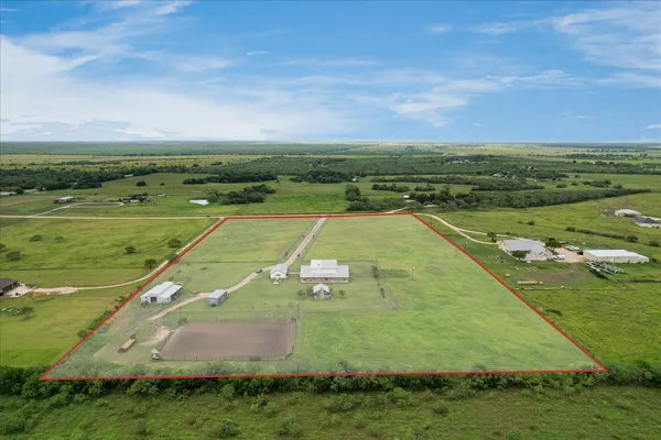 $1,200,000 | 400 Little Elpaso Ranch Road, Martindale, TX 78655