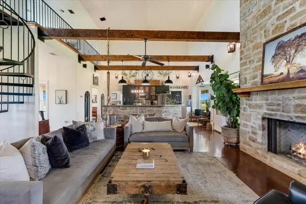 $1,200,000 | 400 Little Elpaso Ranch Road, Martindale, TX 78655