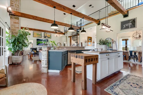 $1,200,000 | 400 Little Elpaso Ranch Road, Martindale, TX 78655