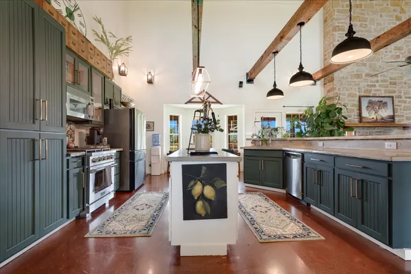 $1,200,000 | 400 Little Elpaso Ranch Road, Martindale, TX 78655