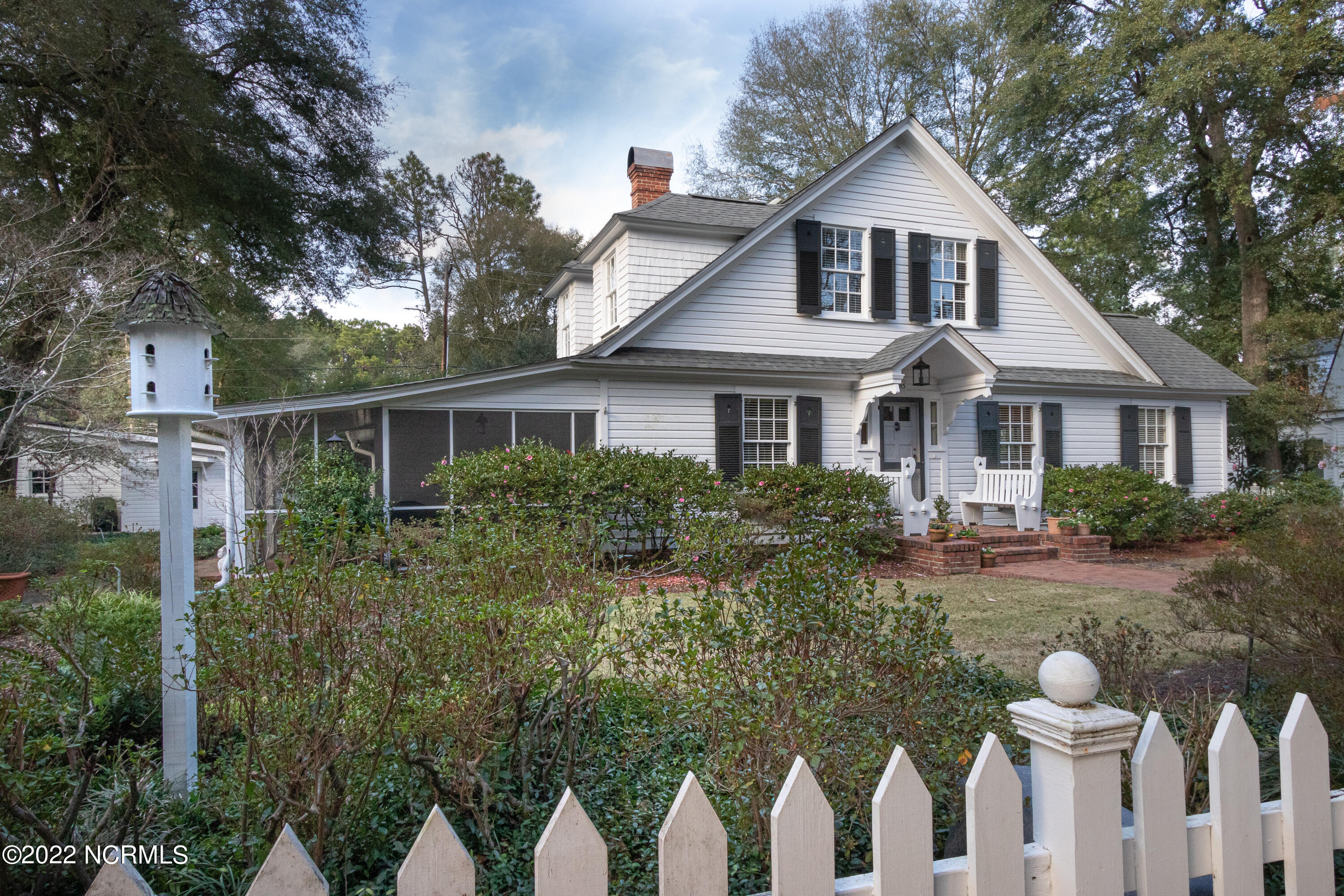 185 Cherokee Road Pinehurst, NC 28374 - Photo 1 of 45 185 Cherokee Rd FRONT